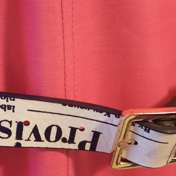 Chic White and Black Mini Bag with Structured Design - Picture 3 of 10